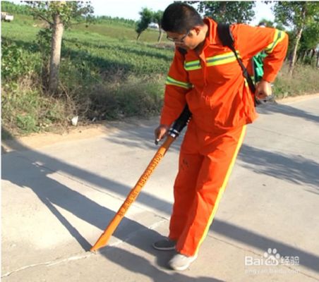 混凝土道路裂縫修補方法（嵌縫堵漏法：混凝土裂縫修補后的養(yǎng)護技巧,裂縫修補成本分析）